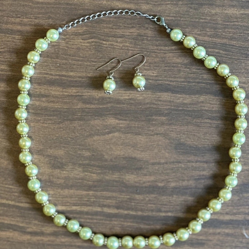 Elegant Pearl Necklace and Earring Set